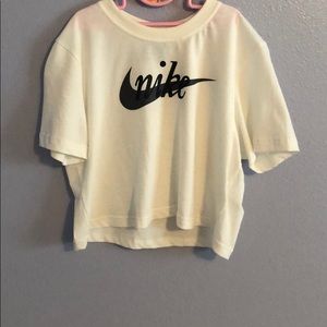 NIKE crop-top